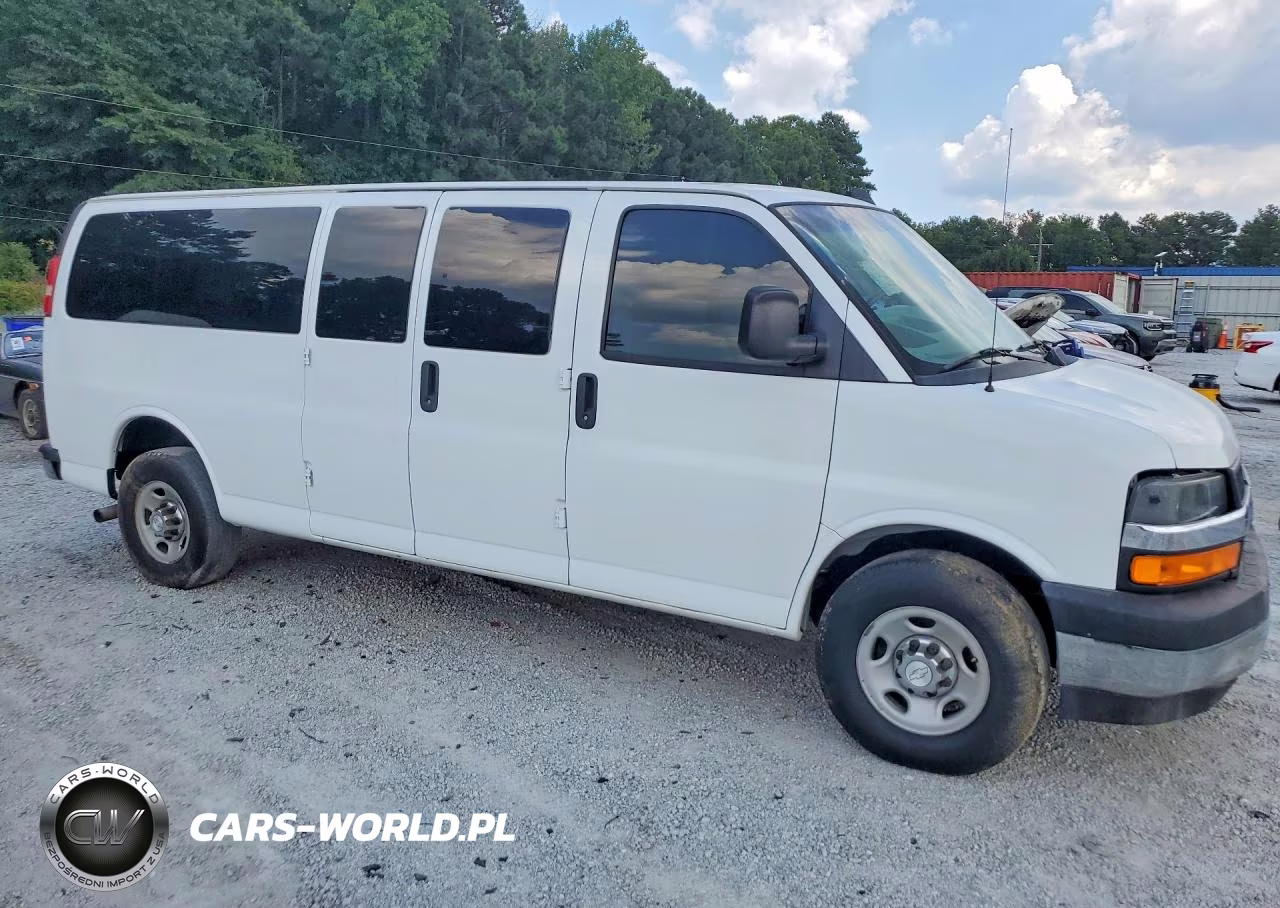 2017 Chevrolet Express G3500 Lt VIN:1GAZGPFG0H1280338 - 4