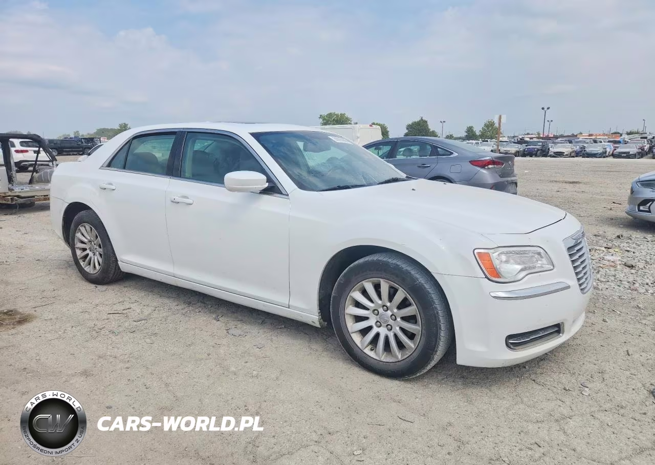 2013 Chrysler 300 VIN:2C3CCAAG7DH572971 - 4