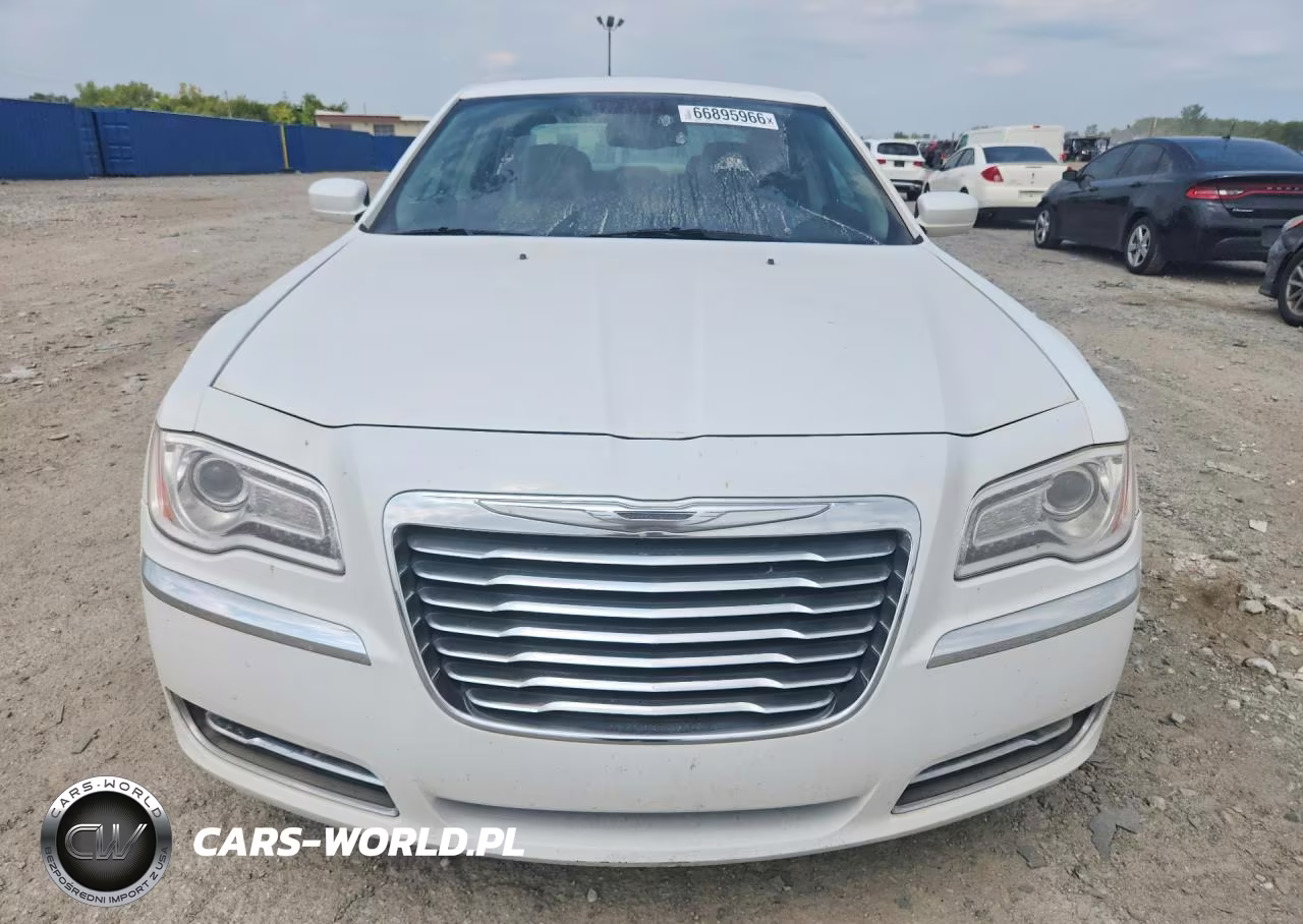2013 Chrysler 300 VIN:2C3CCAAG7DH572971 - 5