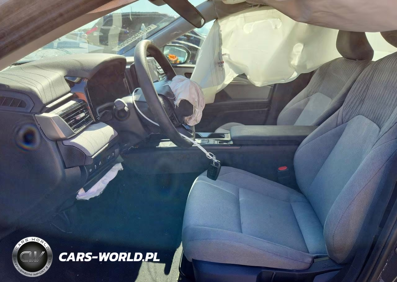 2026 Toyota Camry Le VIN:4T1DAACK6TU780631 - 7