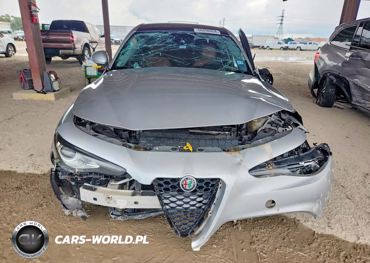 2017 Alfa Romeo Giulia VIN:ZARFAEBN4H7545690 - 5