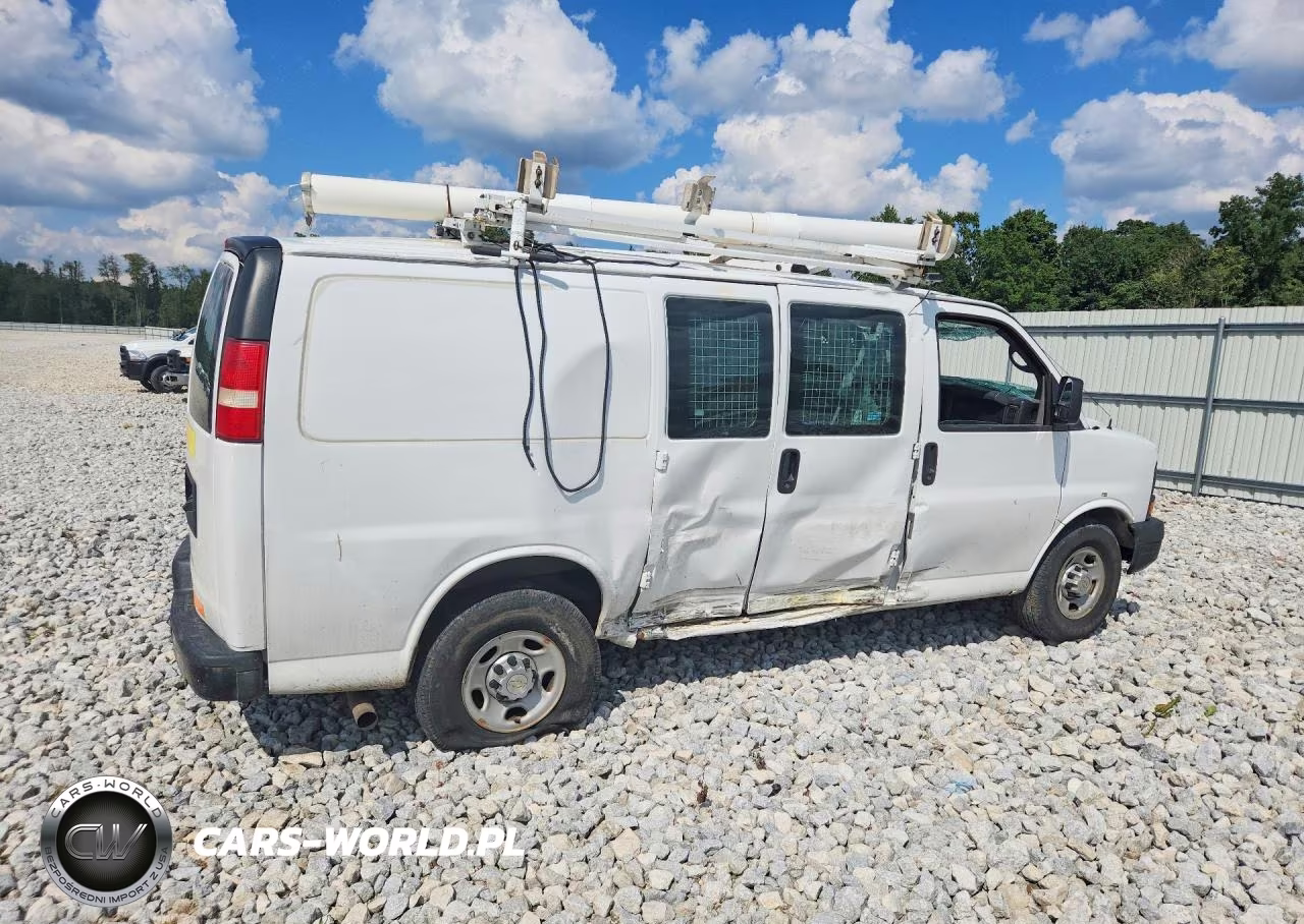 2013 Chevrolet Express G2500 VIN:1GCWGFCA0D1193733 - 3