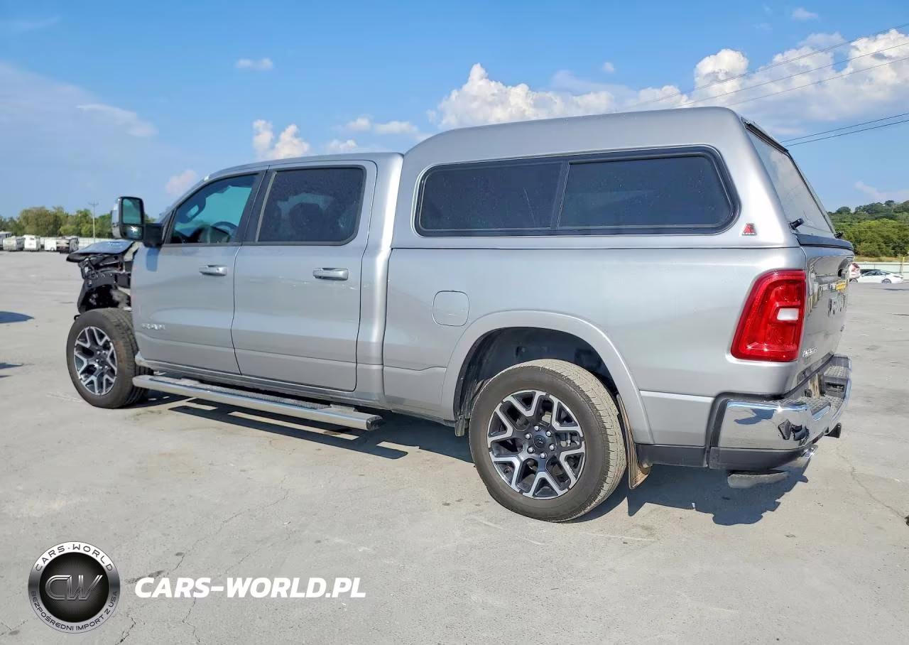 2026 Ram 1500 Laramie VIN:1C6SRFRP0TN205415 - 2