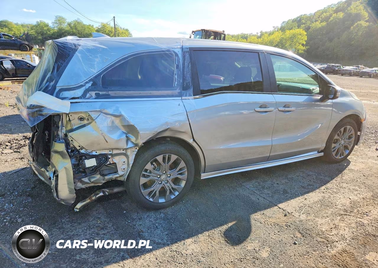 2026 Honda Odyssey Touring VIN:5FNRL6H86TB031982 - 3