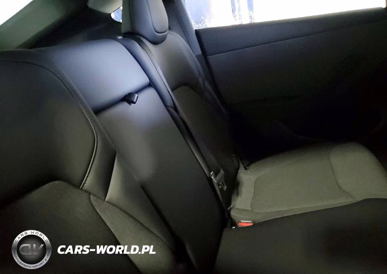2026 Tesla Model Y VIN:7SAYGDED4TA595927 - 10