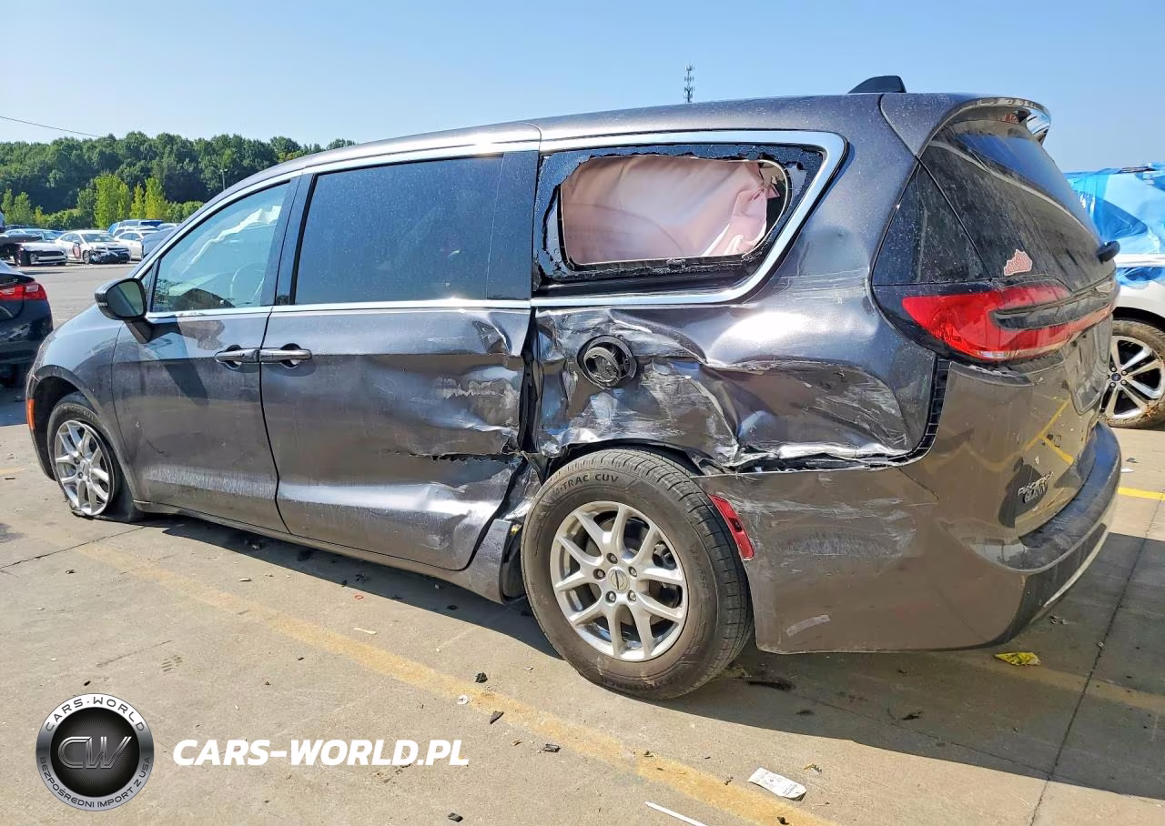 2023 Chrysler Pacifica Touring L VIN:2C4RC1BG3PR520482 - 2