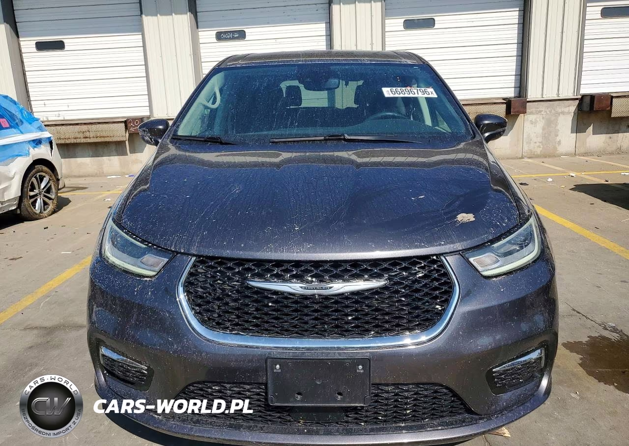 2023 Chrysler Pacifica Touring L VIN:2C4RC1BG3PR520482 - 5