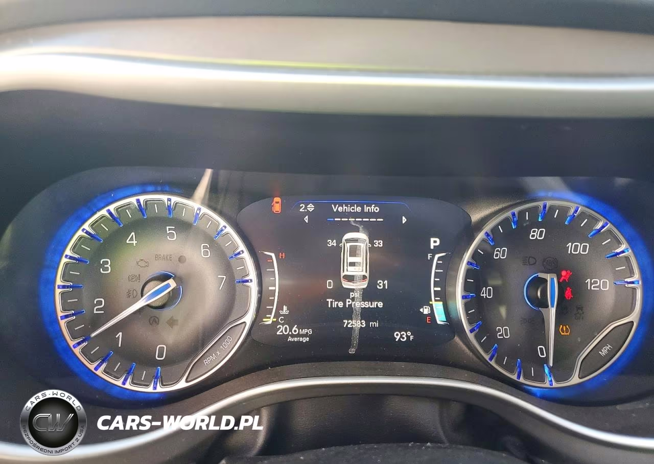 2023 Chrysler Pacifica Touring L VIN:2C4RC1BG3PR520482 - 9