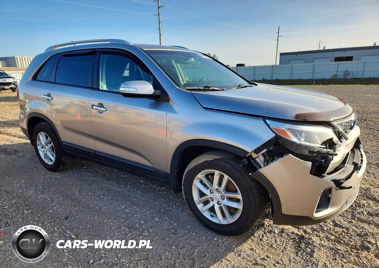 2015 Kia Sorento Lx VIN:5XYKT3A61FG580799 - 4