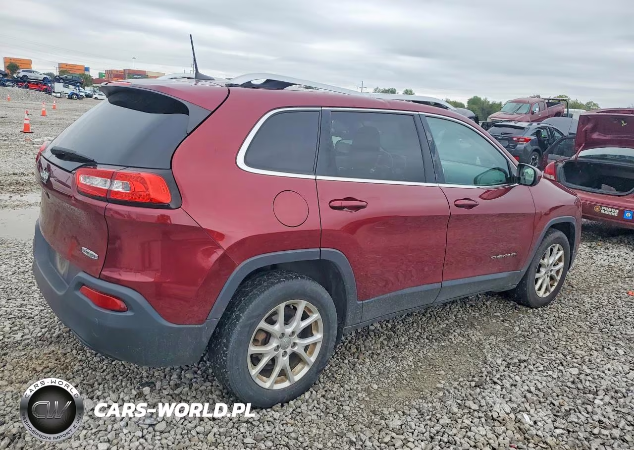 2018 Jeep Cherokee Latitude VIN:1C4PJLCB2JD612043 - 3
