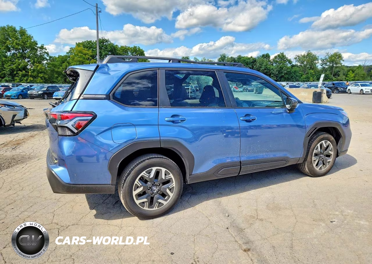 2025 Subaru Forester Premium VIN:JF2SLDDC3SH523854 - 3