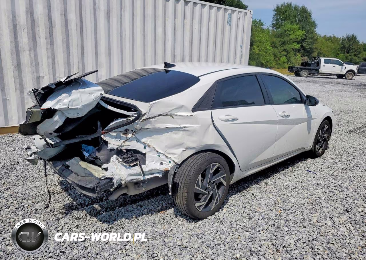 2025 Hyundai Elantra Sel Sport VIN:KMHLM4DG5SU059049 - 3