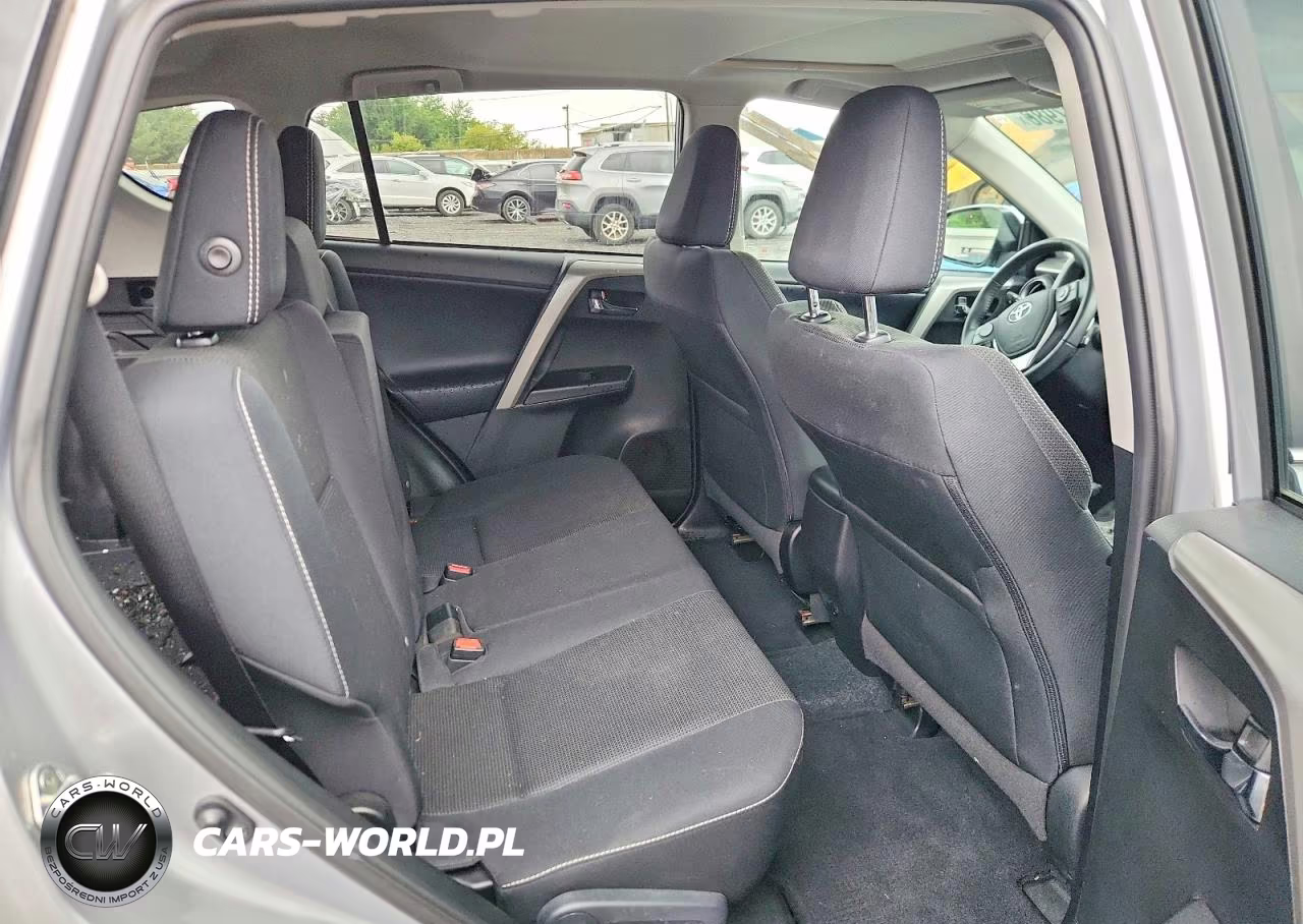 2017 Toyota Rav4 Xle VIN:2T3RFREV2HW685236 - 11