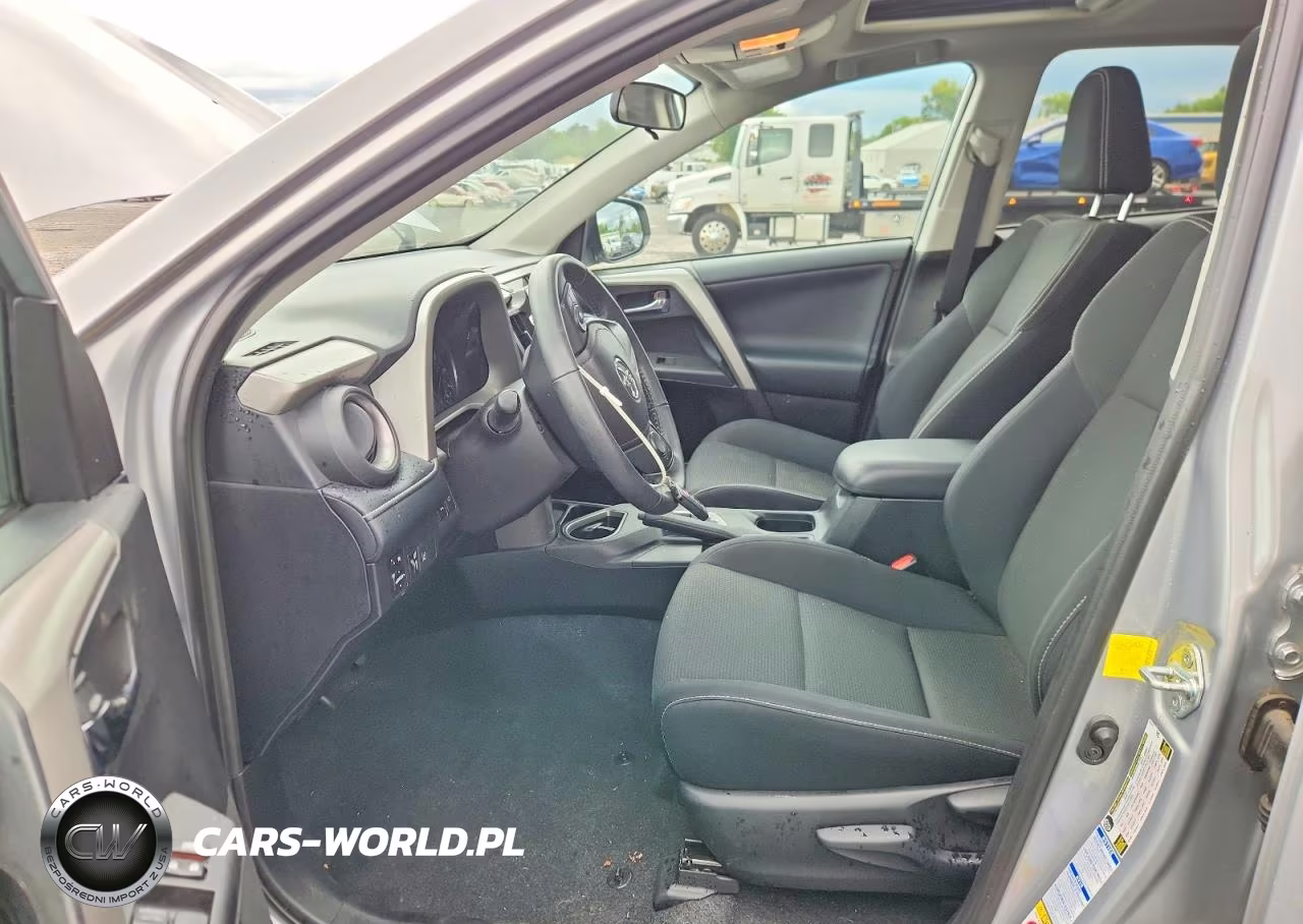 2017 Toyota Rav4 Xle VIN:2T3RFREV2HW685236 - 7