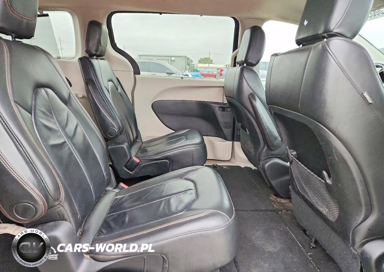 2017 Chrysler Pacifica Touring L VIN:2C4RC1BG4HR627350 - 11