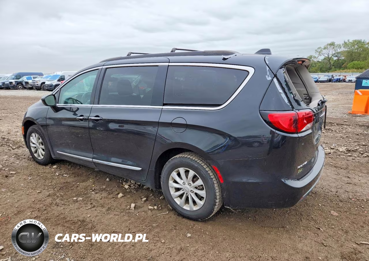 2017 Chrysler Pacifica Touring L VIN:2C4RC1BG4HR627350 - 2