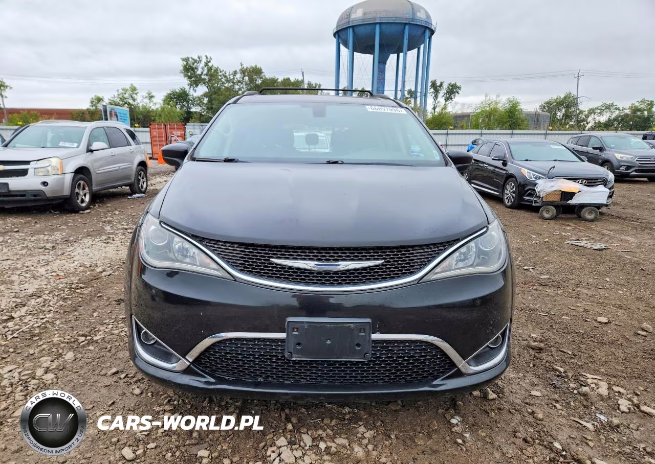 2017 Chrysler Pacifica Touring L VIN:2C4RC1BG4HR627350 - 5
