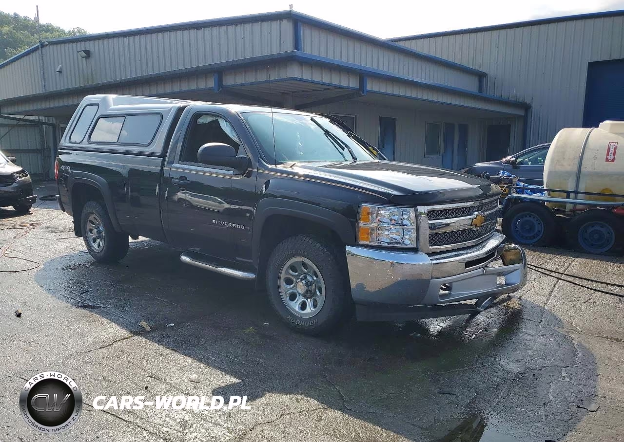 2013 Chevrolet Silverado K1500 VIN:1GCNKPE07DZ165546 - 4
