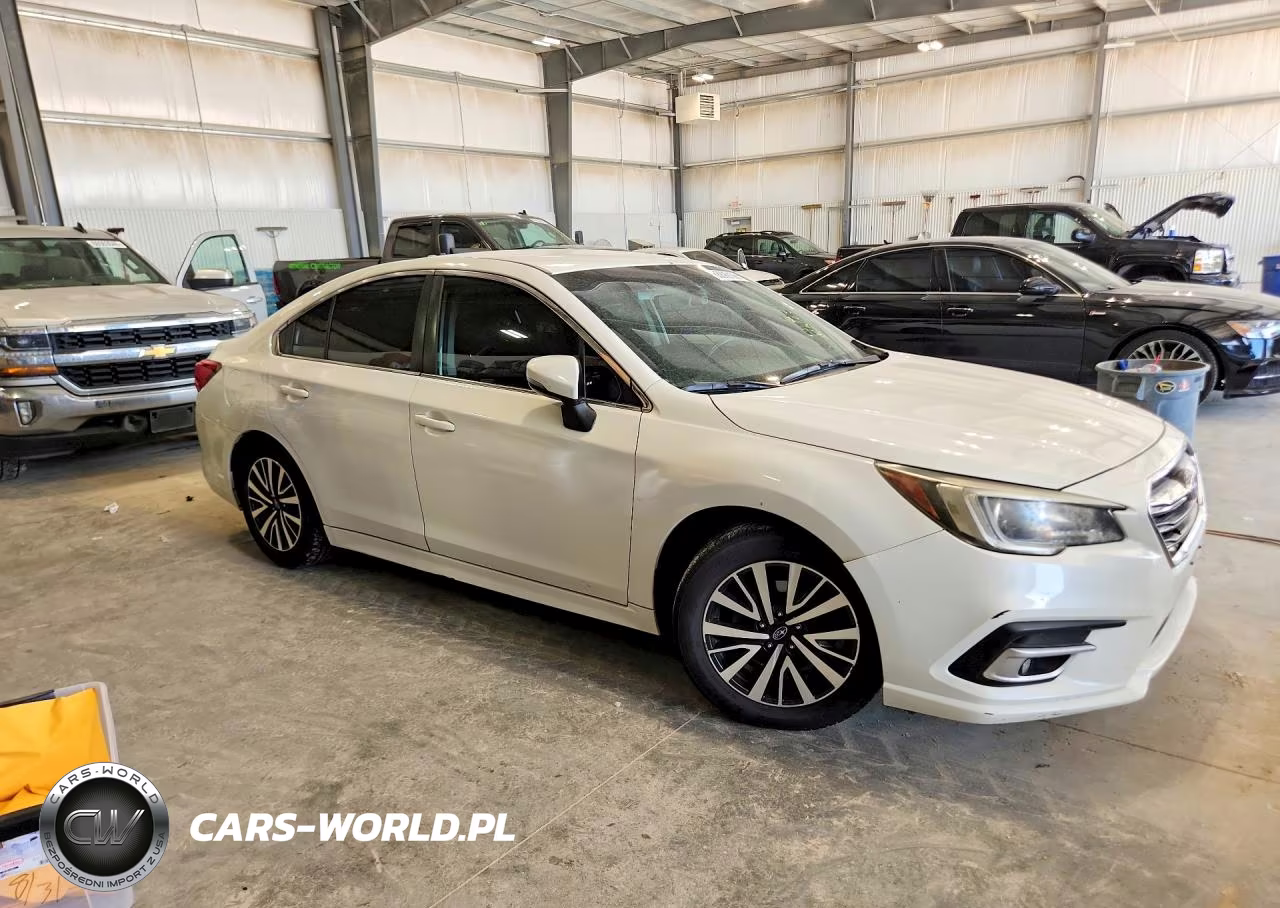 2018 Subaru Legacy 2.5I Premium VIN:4S3BNAF60J3042180 - 4