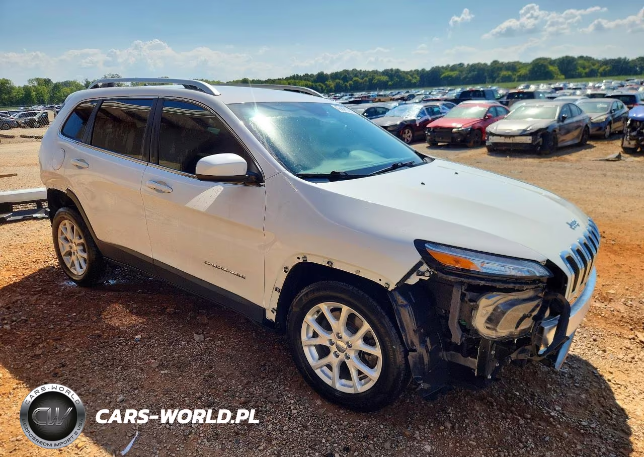 2018 Jeep Cherokee Latitude VIN:1C4PJLCB2JD539711 - 4