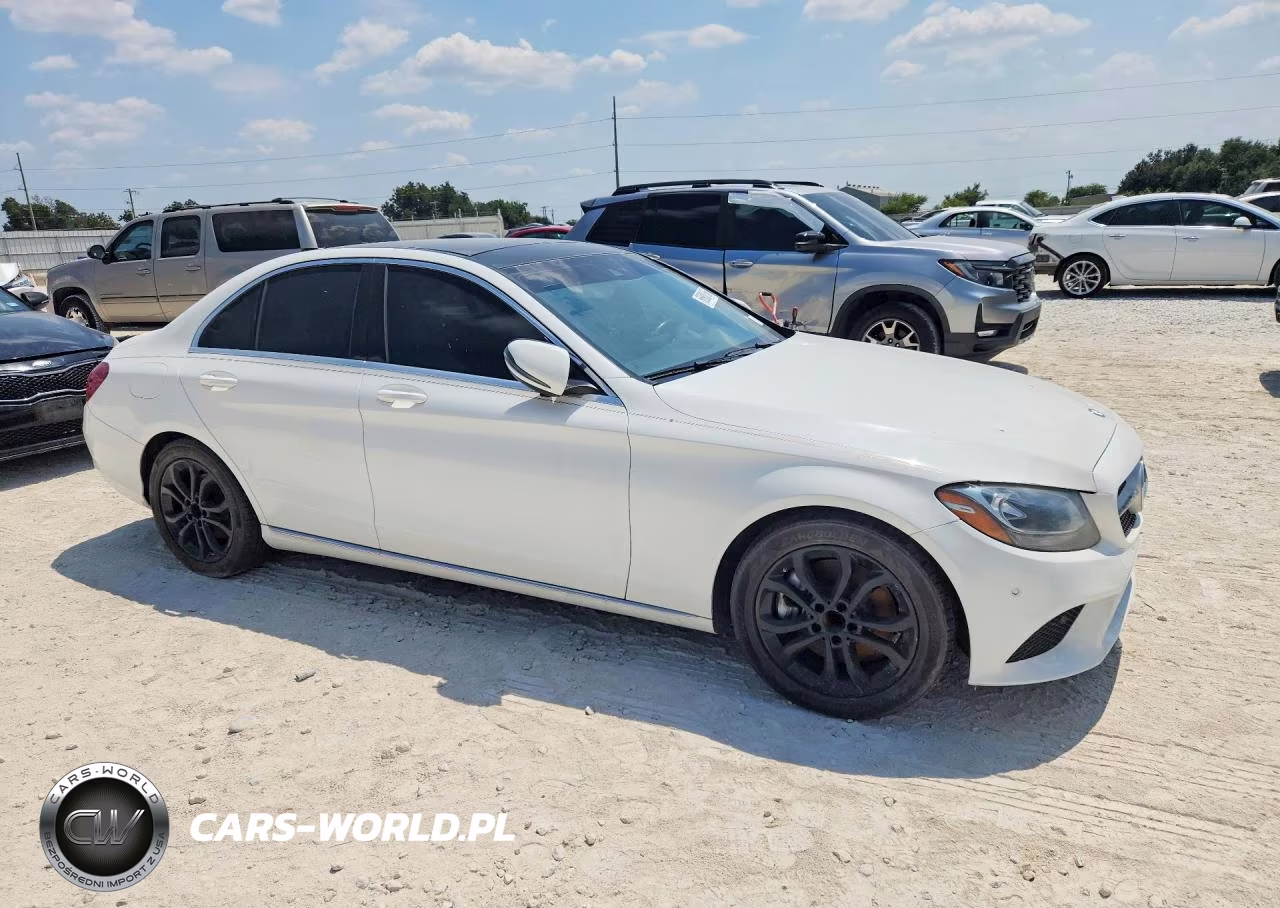2017 Mercedes-Benz C 300 VIN:55SWF4JB1HU202552 - 4