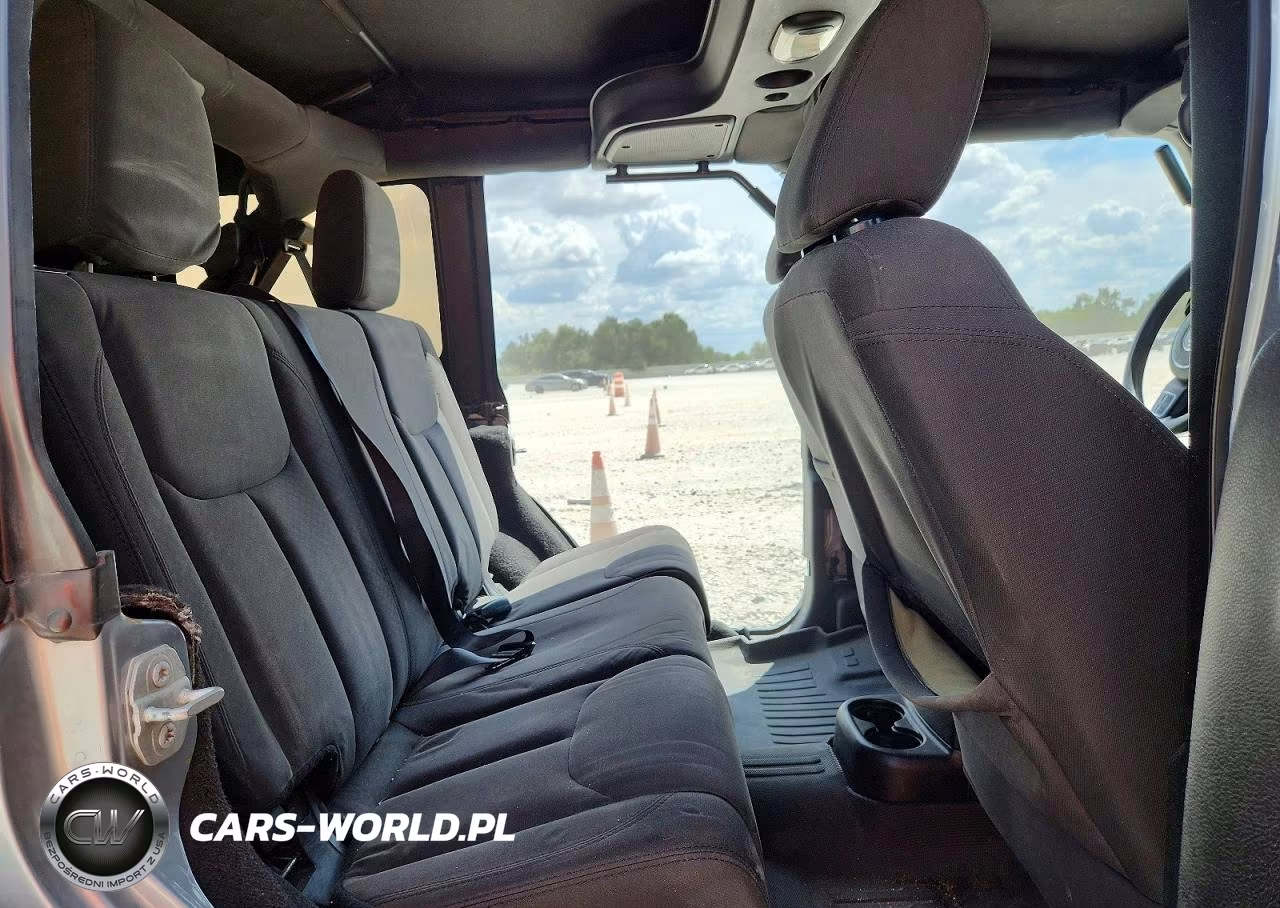 2016 Jeep Wrangler Unlimited Sport VIN:1C4BJWDG0GL174255 - 10