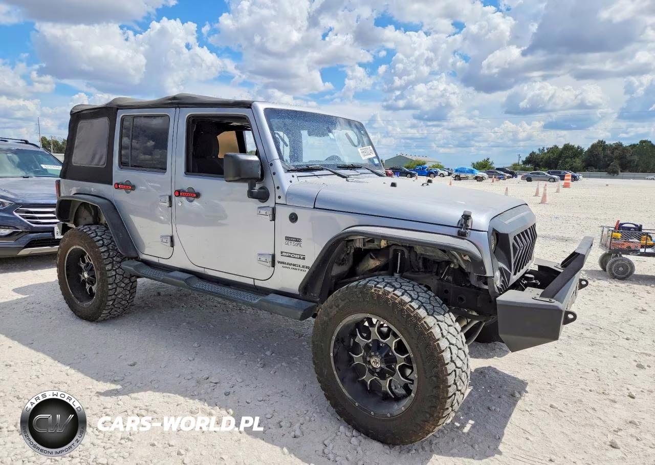 2016 Jeep Wrangler Unlimited Sport VIN:1C4BJWDG0GL174255 - 4