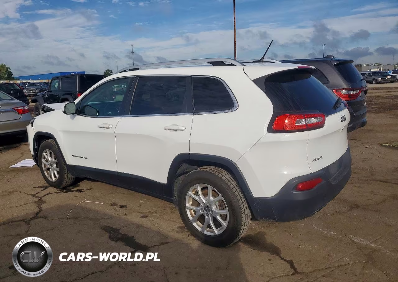 2016 Jeep Cherokee Latitude VIN:1C4PJMCB8GW245233 - 2