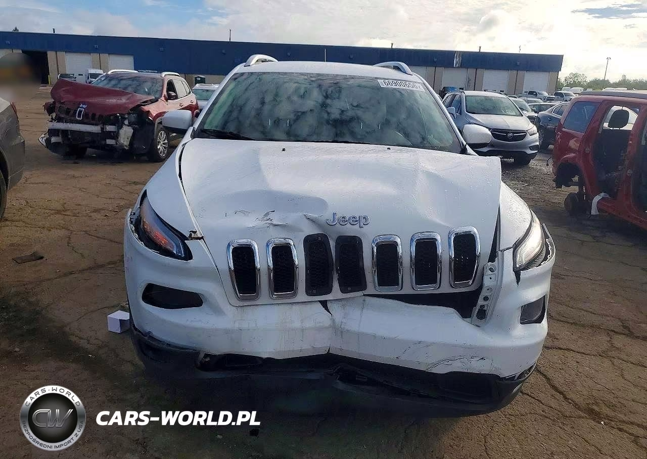 2016 Jeep Cherokee Latitude VIN:1C4PJMCB8GW245233 - 5