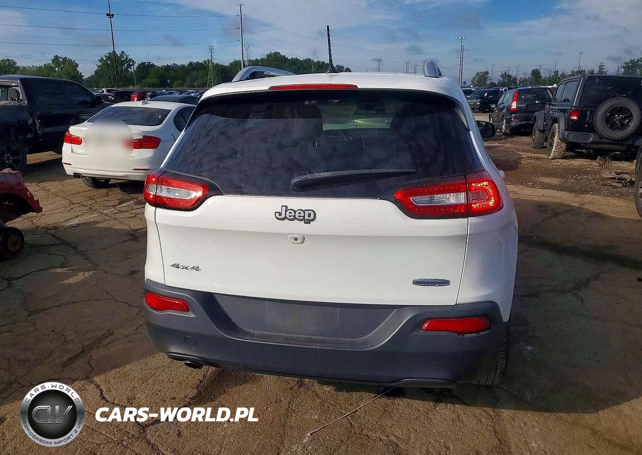 2016 Jeep Cherokee Latitude VIN:1C4PJMCB8GW245233 - 6