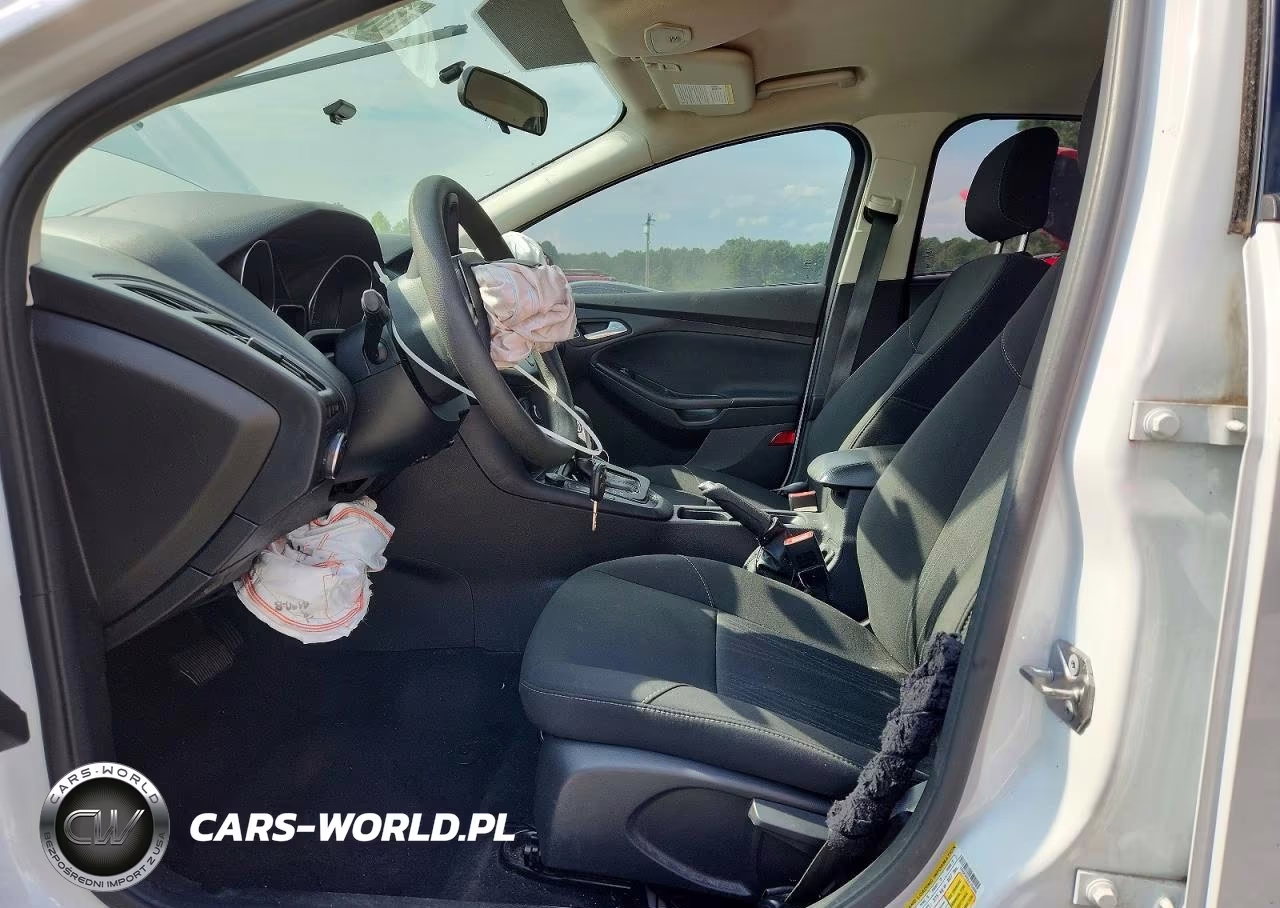 2018 Ford Focus Se VIN:1FADP3FE8JL322800 - 7