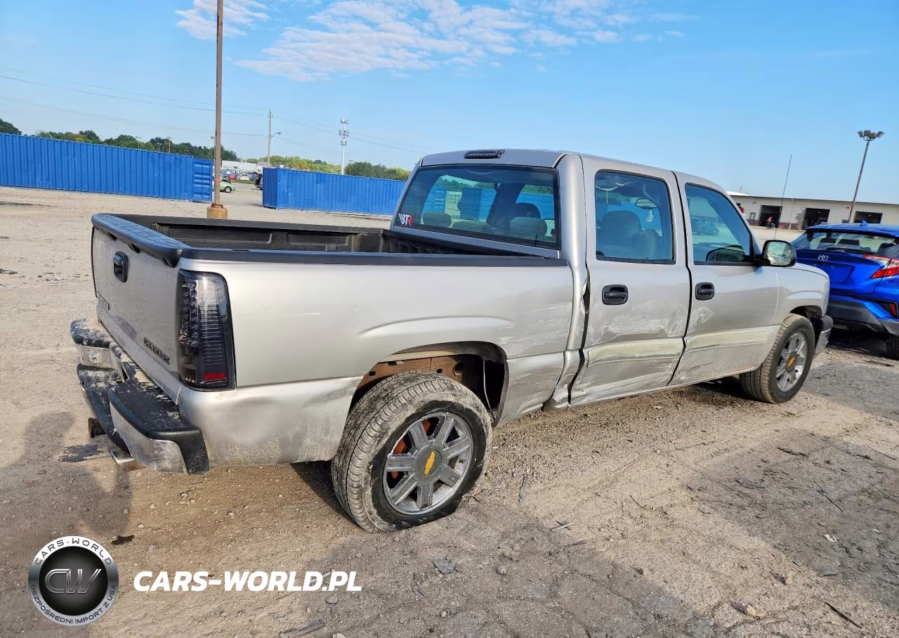 2005 Chevrolet Silverado C1500 VIN:2GCEC13T751249402 - 3