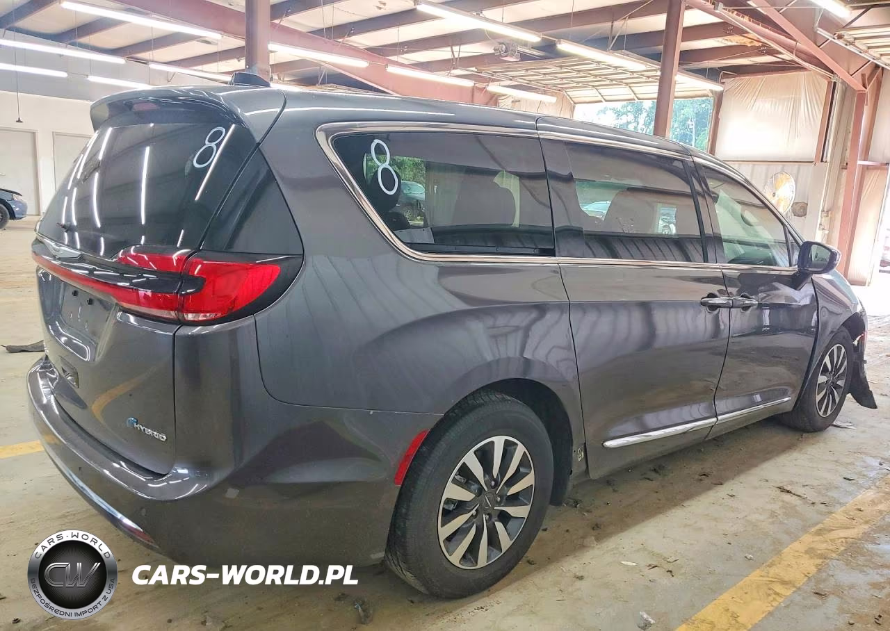 2023 Chrysler Pacifica Hybrid Limited VIN:2C4RC1S73PR592363 - 3