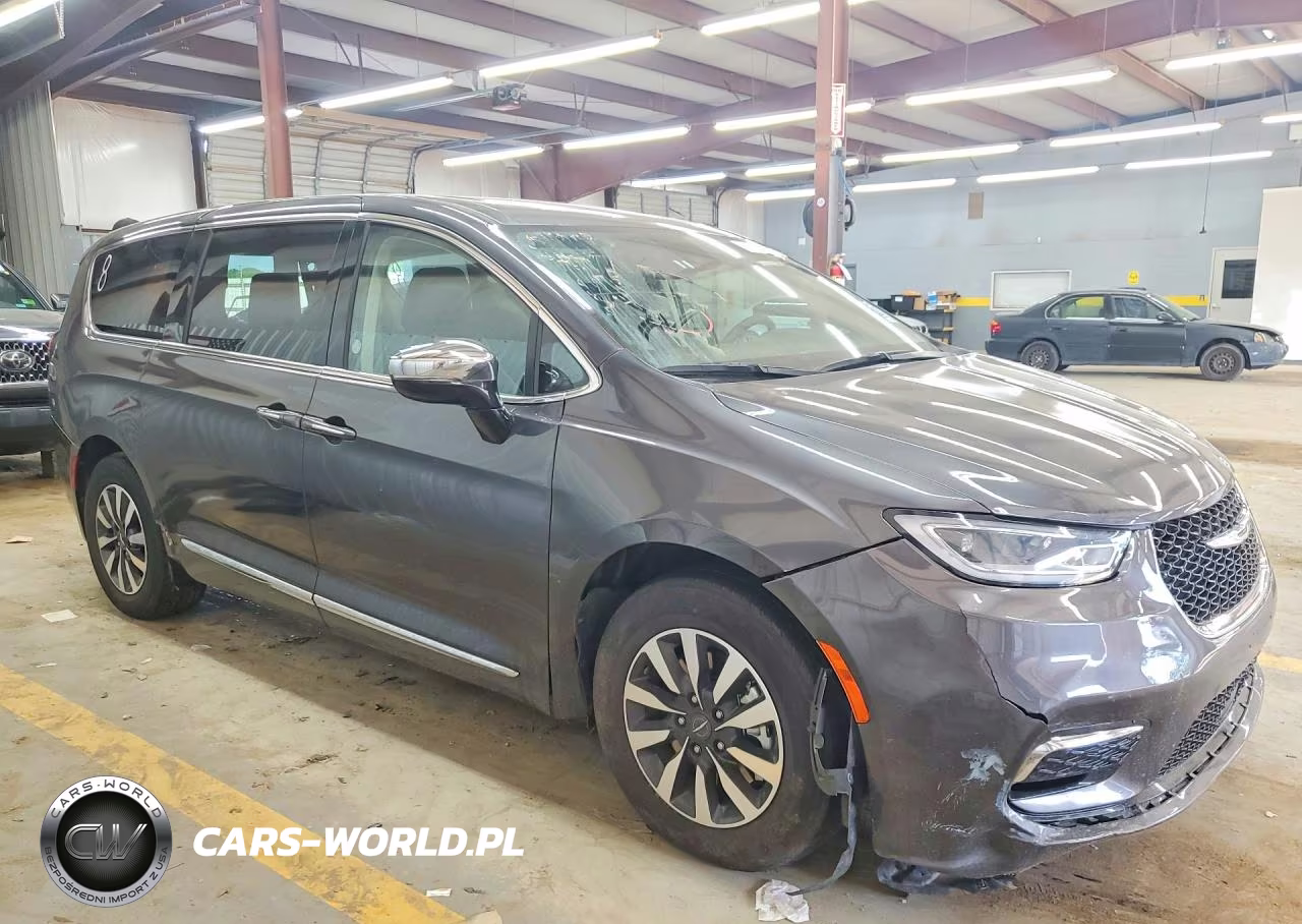 2023 Chrysler Pacifica Hybrid Limited VIN:2C4RC1S73PR592363 - 4