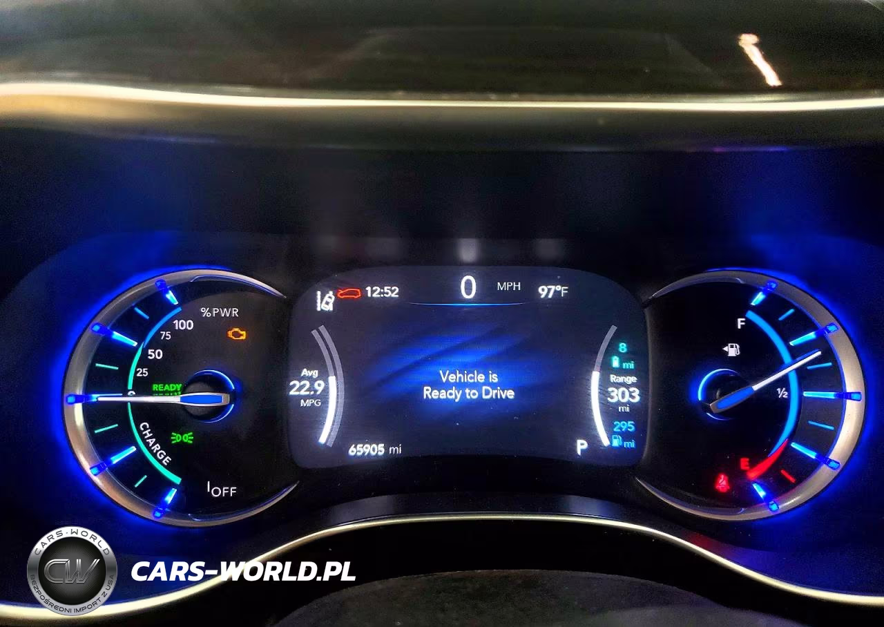 2023 Chrysler Pacifica Hybrid Limited VIN:2C4RC1S73PR592363 - 9
