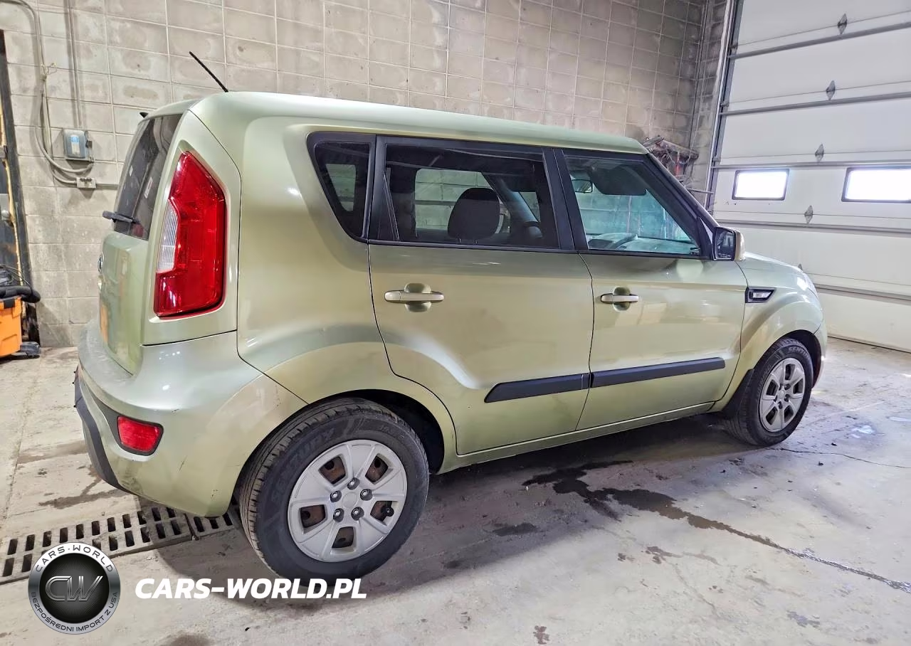 2013 Kia Soul Base VIN:KNDJT2A59D7525265 - 3