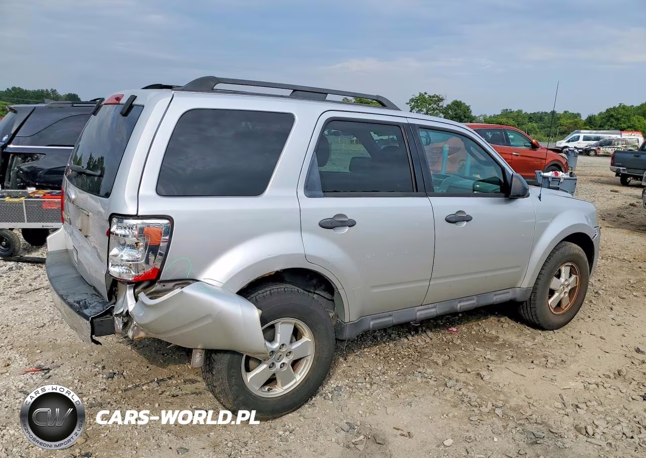 2011 Ford Escape Xlt VIN:1FMCU0D7XBKB36454 - 3