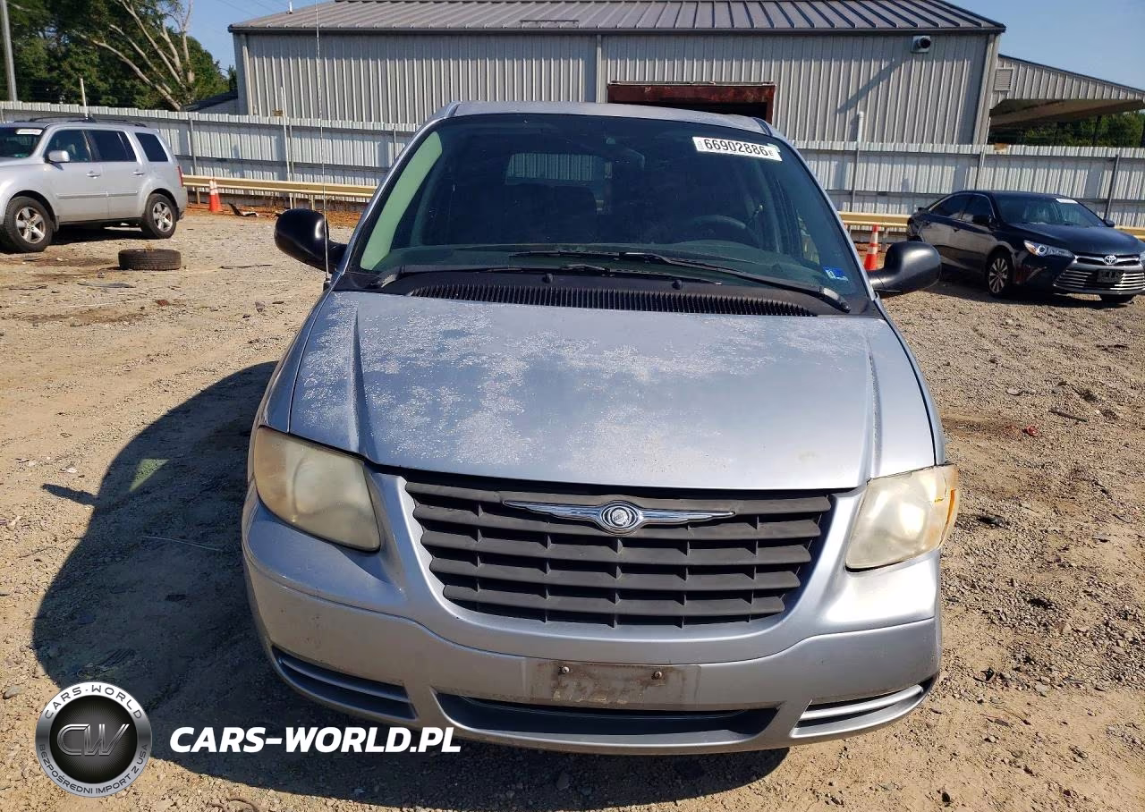 2006 Chrysler Town & Country VIN:1A4GP45RX6B563847 - 5