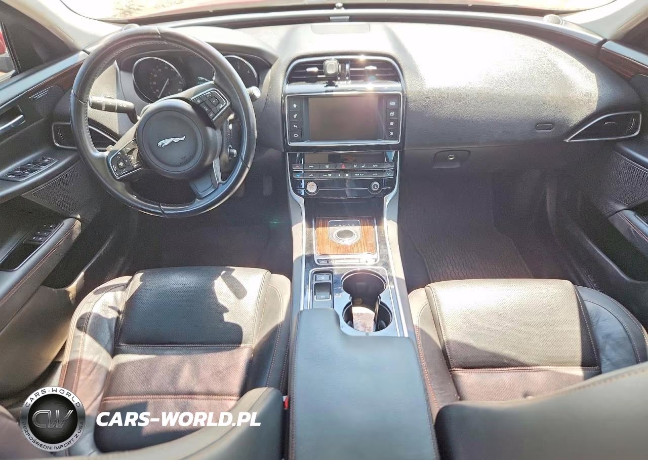 2017 Jaguar Xe Prestige VIN:SAJAK4BN8HA969745 - 8