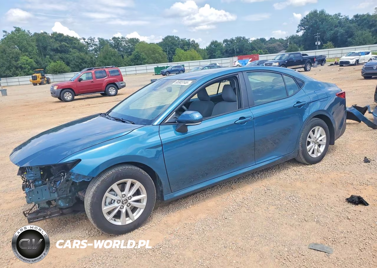 2025 Toyota Camry Le – zdjęcie 1 z 13