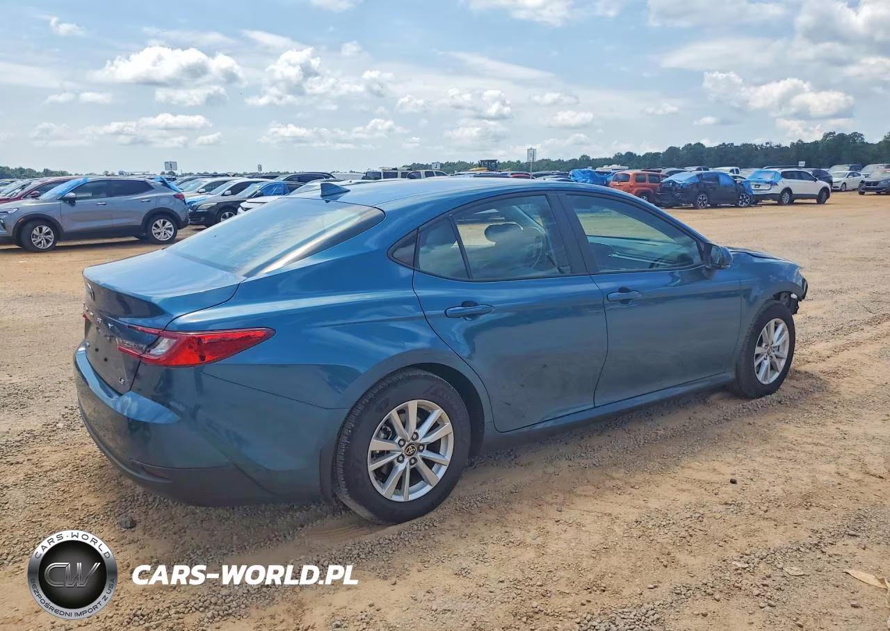 2025 Toyota Camry Le VIN:4T1DAACK0SU590385 - 3