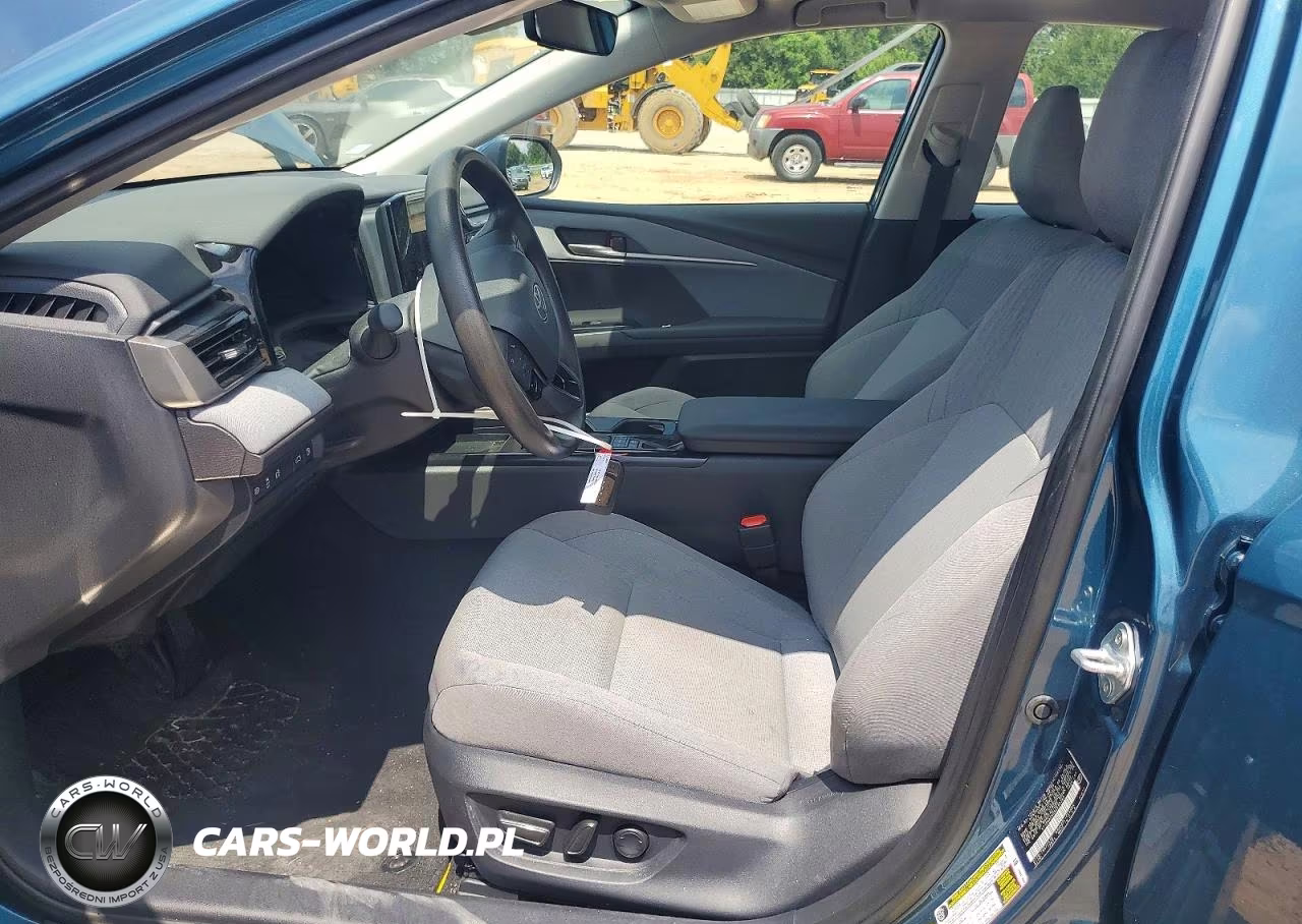 2025 Toyota Camry Le VIN:4T1DAACK0SU590385 - 7