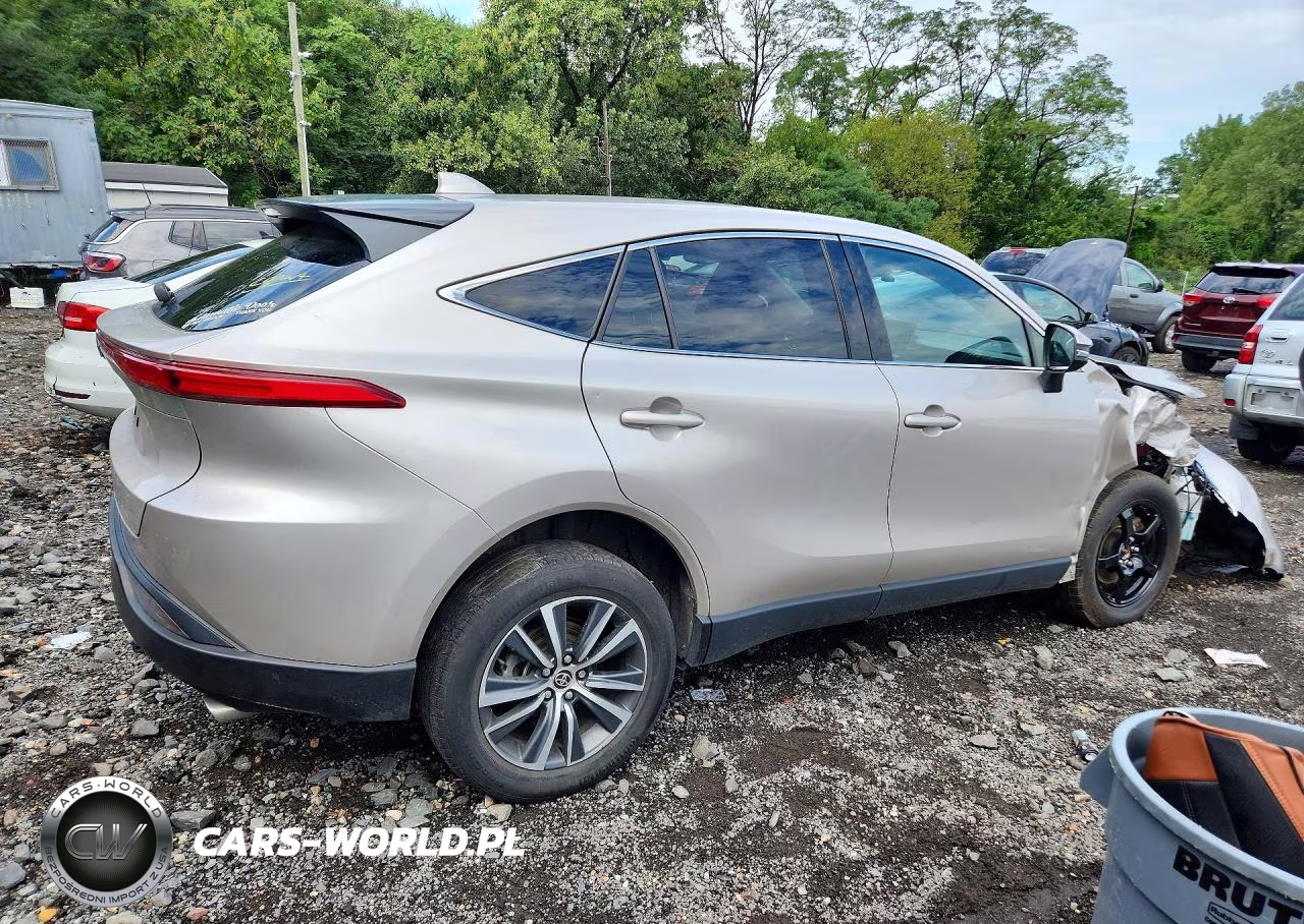 2023 Toyota Venza Le VIN:JTEAAAAH4PJ127569 - 3