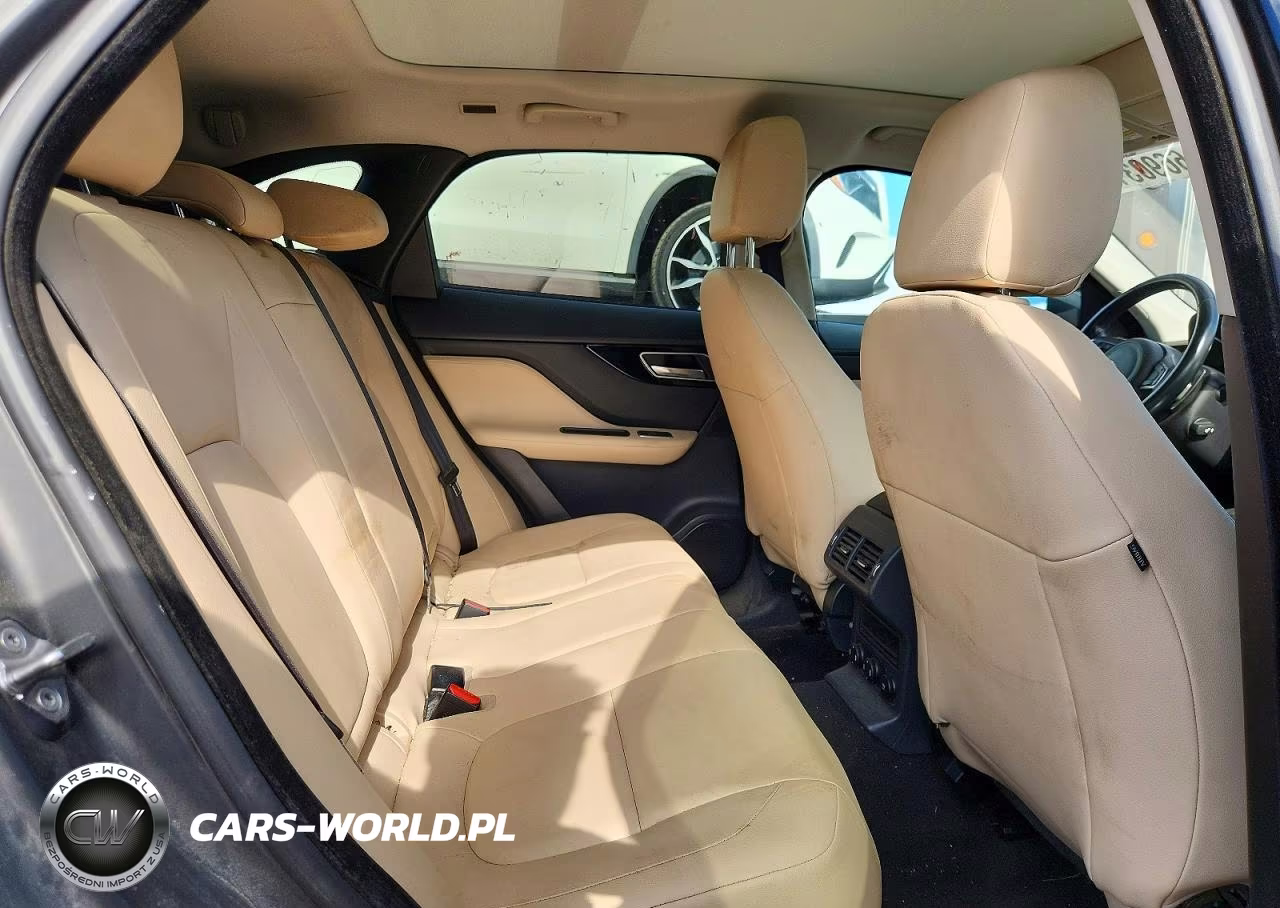 2018 Jaguar F-Pace Premium VIN:SADCJ2FNXJA294208 - 11