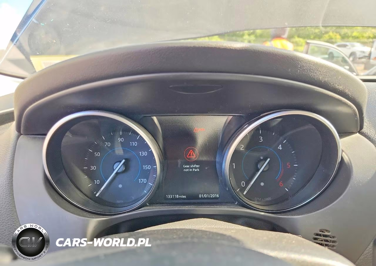 2018 Jaguar F-Pace Premium VIN:SADCJ2FNXJA294208 - 9