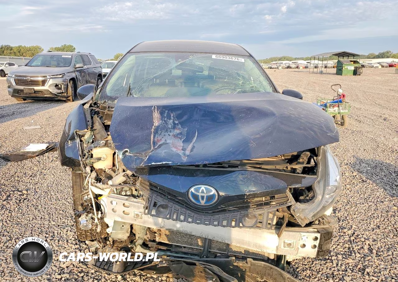 2017 Toyota Prius V Five VIN:JTDZN3EU8HJ067750 - 5