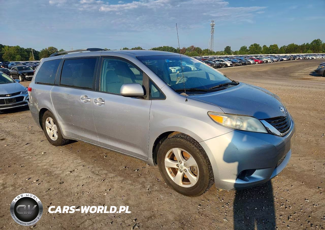2011 Toyota Sienna Le VIN:5TDKK3DC2BS148076 - 4