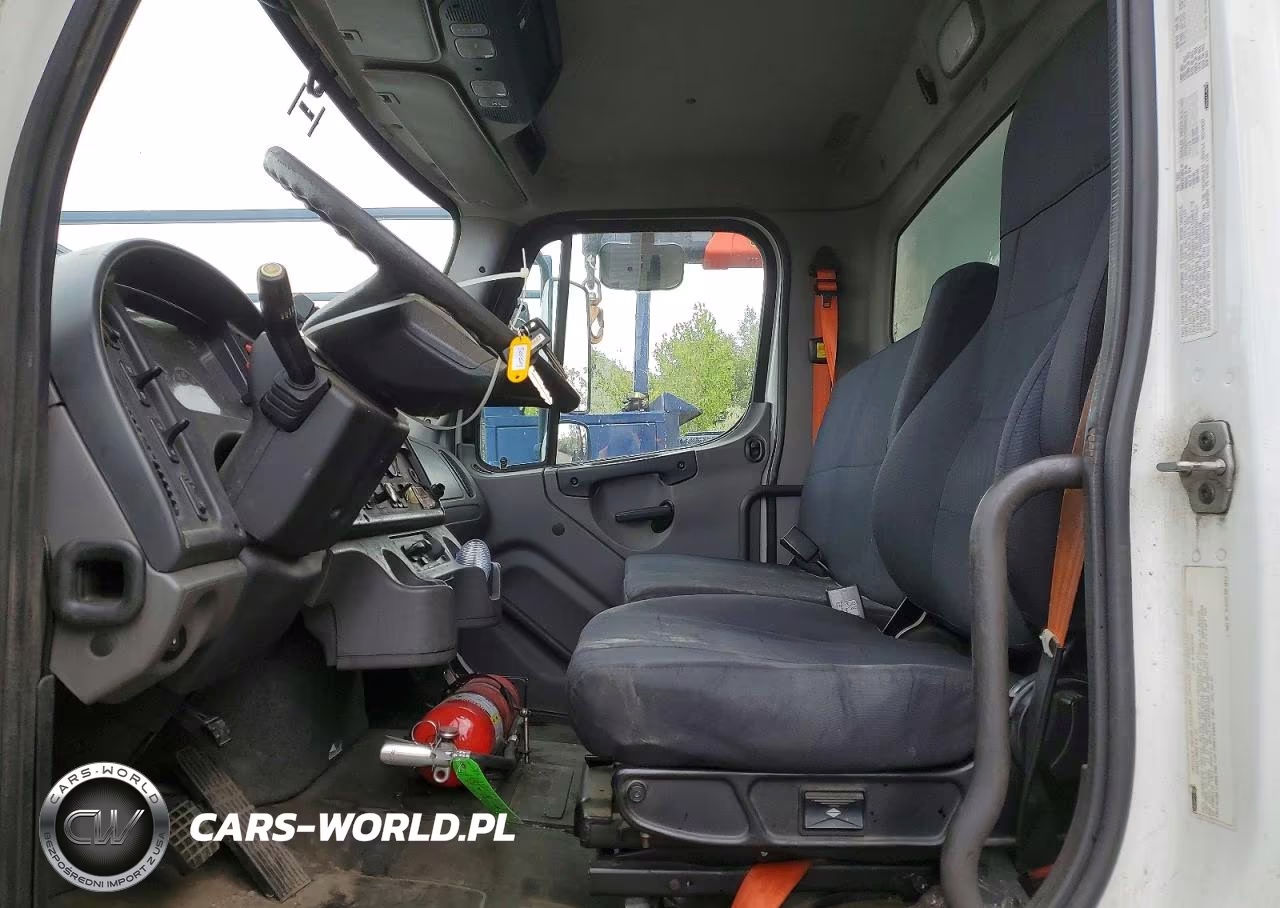2015 Freightliner Business Class M2 Box Truck VIN:1FVHCYCY7FHGS1313 - 7