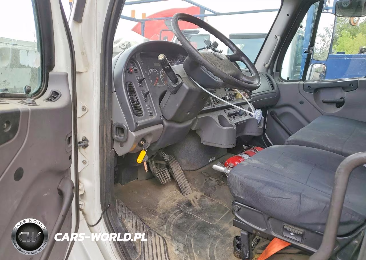 2015 Freightliner Business Class M2 Box Truck VIN:1FVHCYCY7FHGS1313 - 8