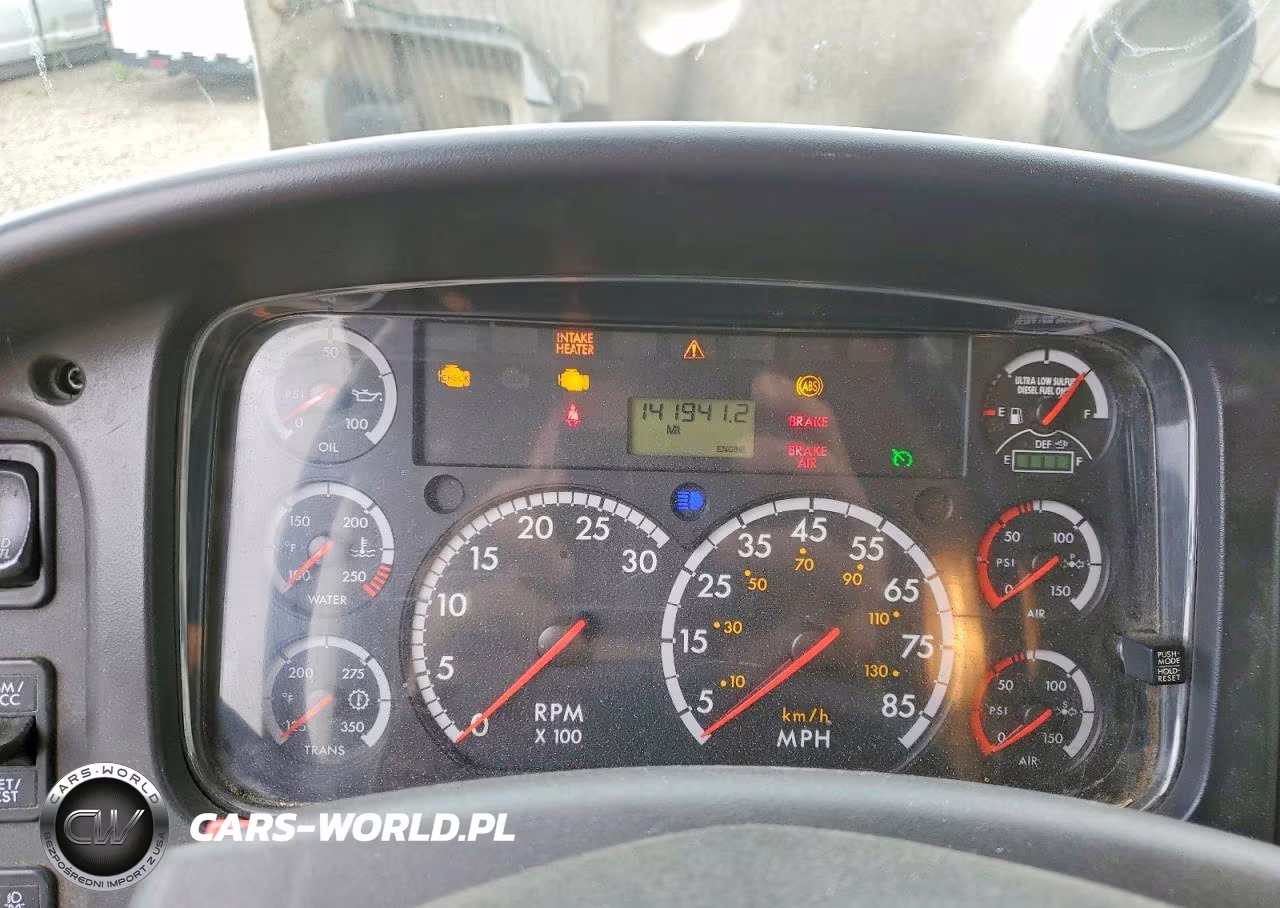 2015 Freightliner Business Class M2 Box Truck VIN:1FVHCYCY7FHGS1313 - 9